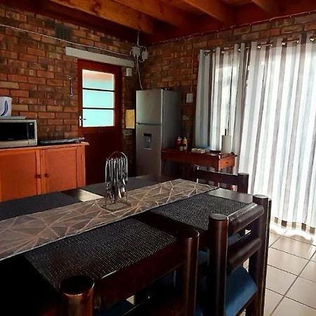Cozy Cottage +/- 500M From The Beach ケープタウン エクステリア 写真