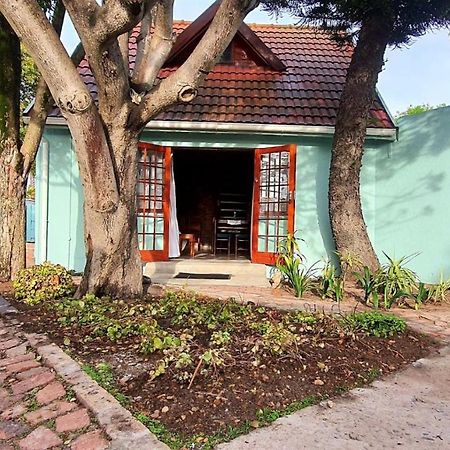 Cozy Cottage +/- 500M From The Beach ケープタウン エクステリア 写真