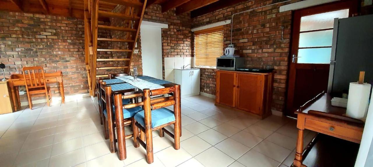 Cozy Cottage +/- 500M From The Beach ケープタウン エクステリア 写真
